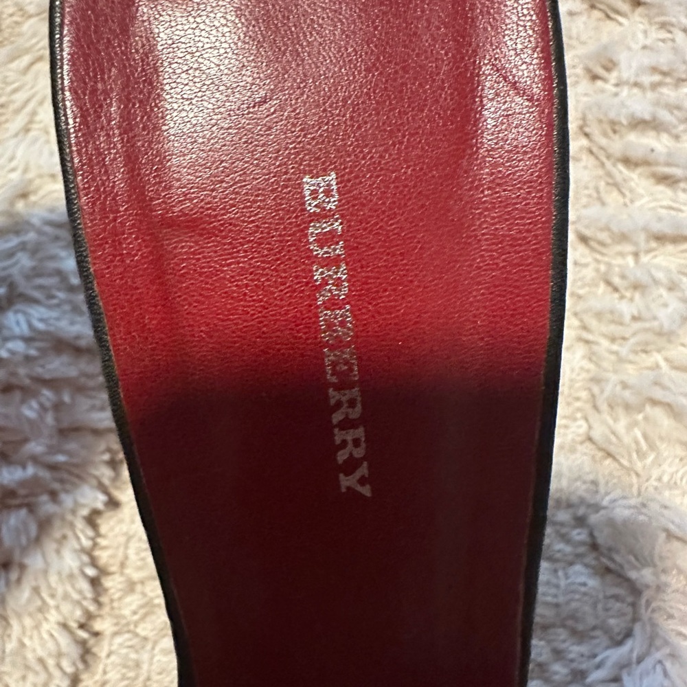 Burberry Black and Red Mules with Iconic Design - Picture 4 of 8